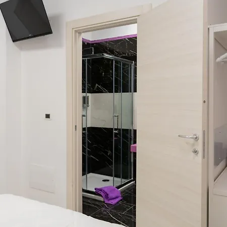 Royal Oda ve Kahvaltı 4*