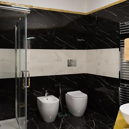 Royal Nocleg ze śniadaniem 4*